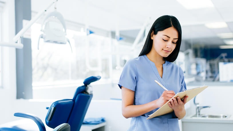 Graphic for the Administrative Dental Assistant training course web page.