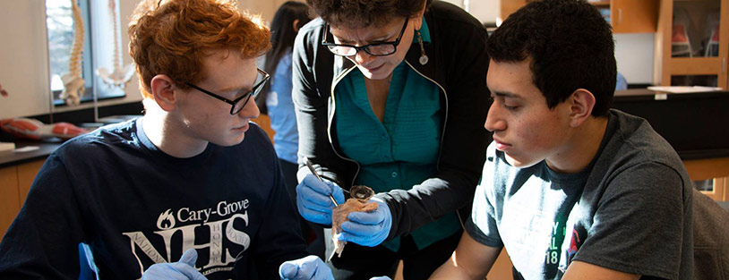 high school students in the lab