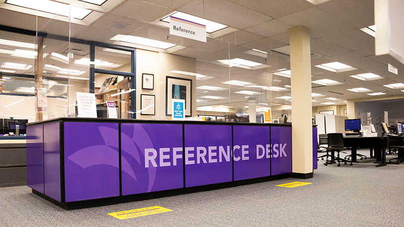 photo of MCC Library reference desk
